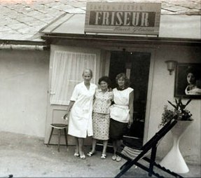 Eroeffnung, in der Mitte Alfa Glaser